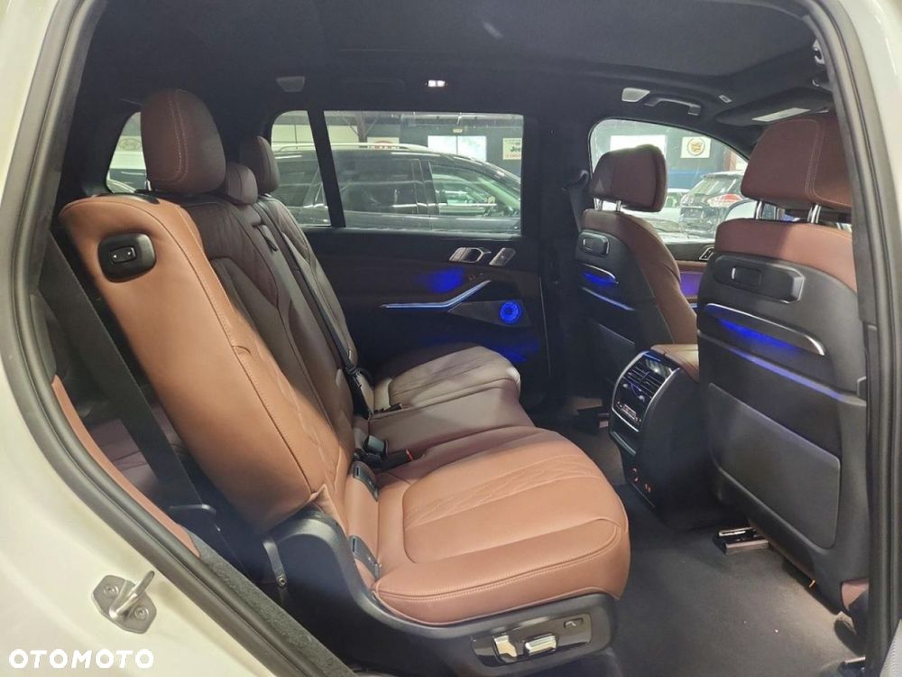 BMW X7 - 10