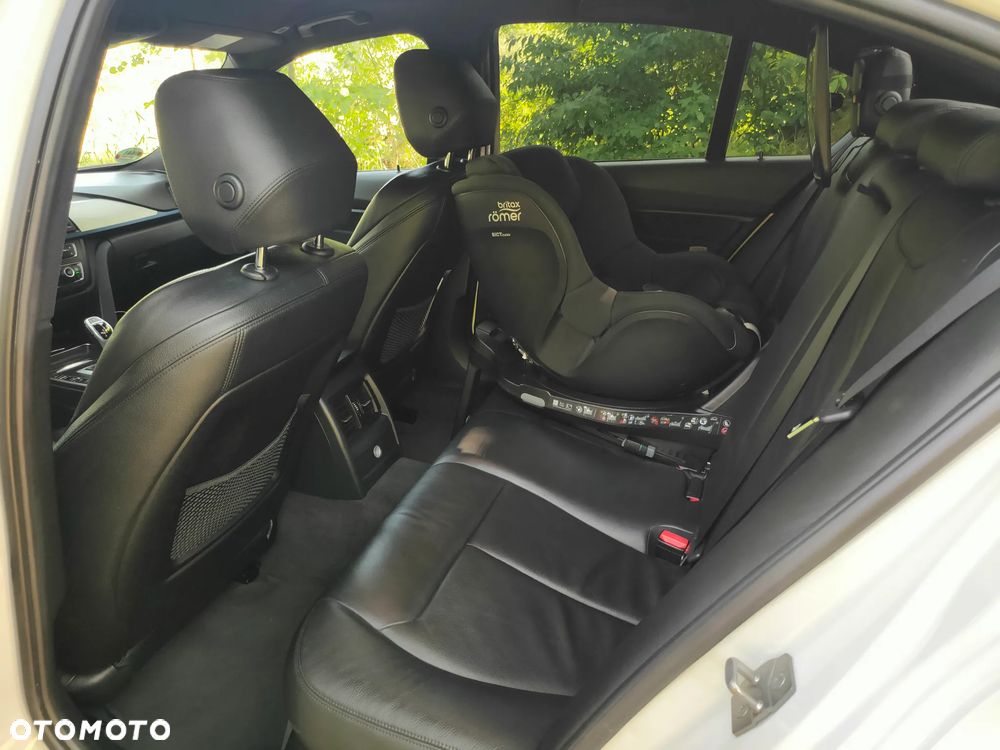 BMW Seria 3 330d Edition M Sport Shadow - 8