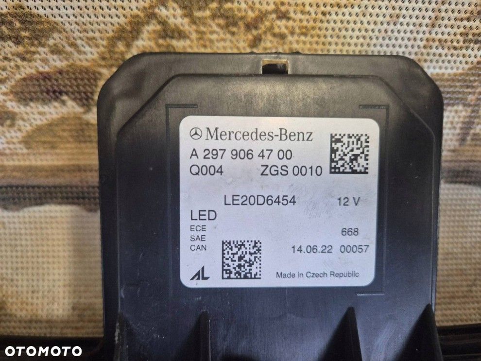 Reflektor Środek Mercedes-Benz EQS V297 A2979064700 - 9
