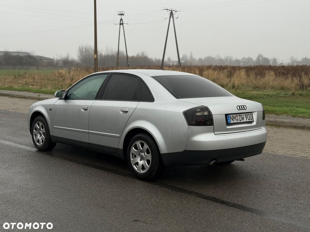 Audi A4 Limousine - 3