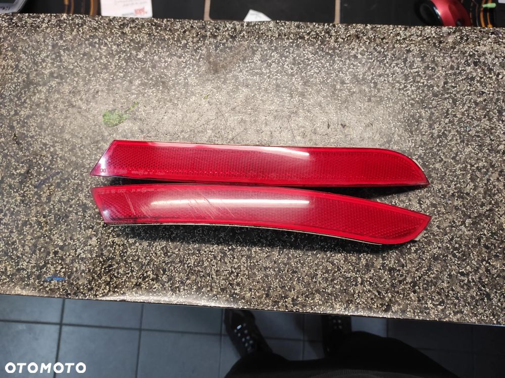 ODBLASK ZDERZAKA TYLNEGO TYŁ SEAT LEON 2 1P0945105B 1P0945106B WYSYŁKA !!! - 1