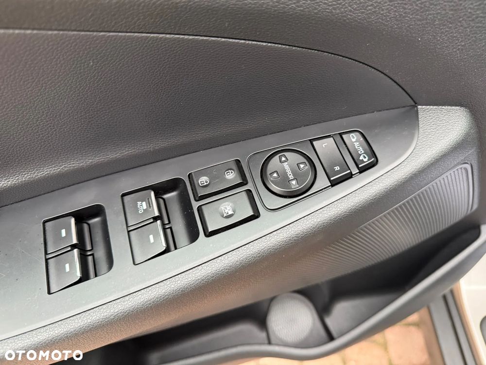 Hyundai Tucson 2.0 CRDI 4WD Automatik Style - 24