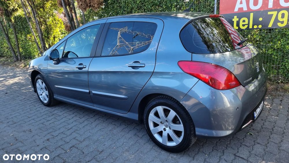 Peugeot 308 1.6 Premium Plus - 26