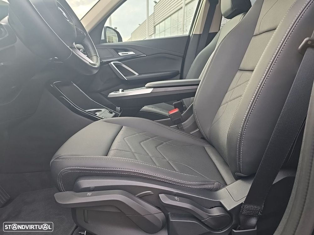 BMW iX1 eDrive20 xLine - 15