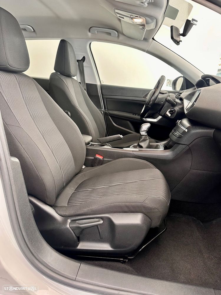 Peugeot 308 1.6 BlueHDi Style - 23