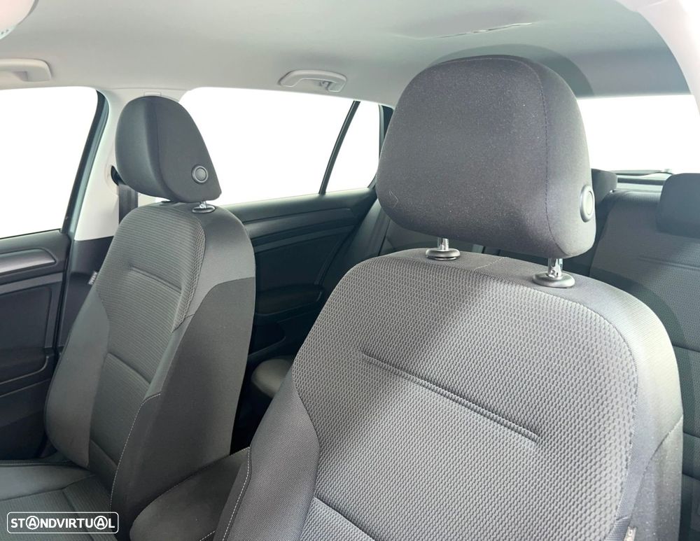 VW Golf 1.0 TSI Confortline DSG - 4
