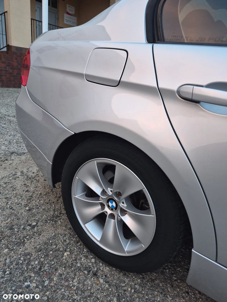 BMW E90 2006 photo 5