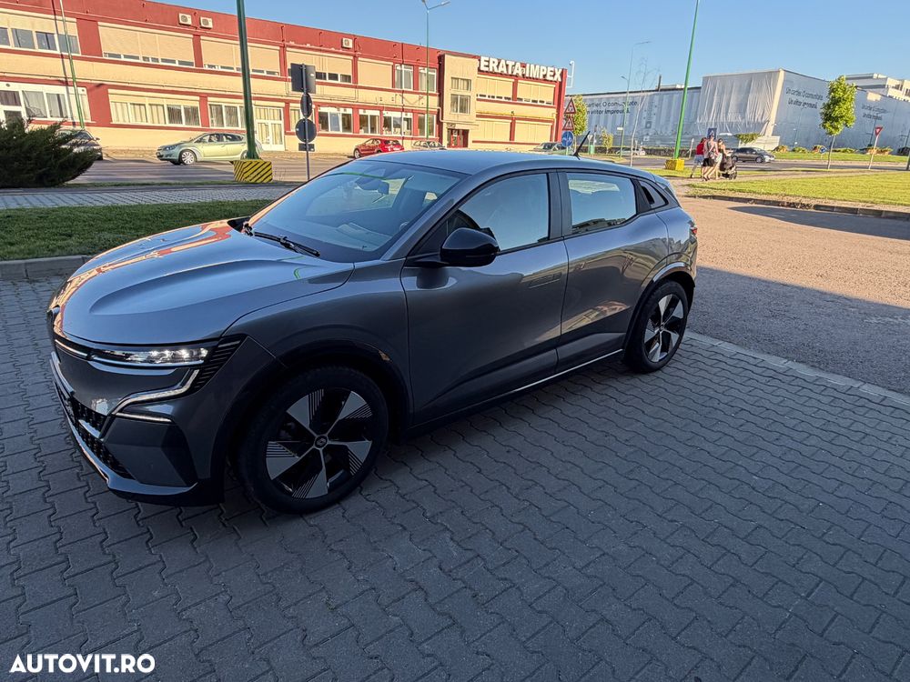 Renault Megane E-TECH 60 kWh 220 CP Iconic - 2