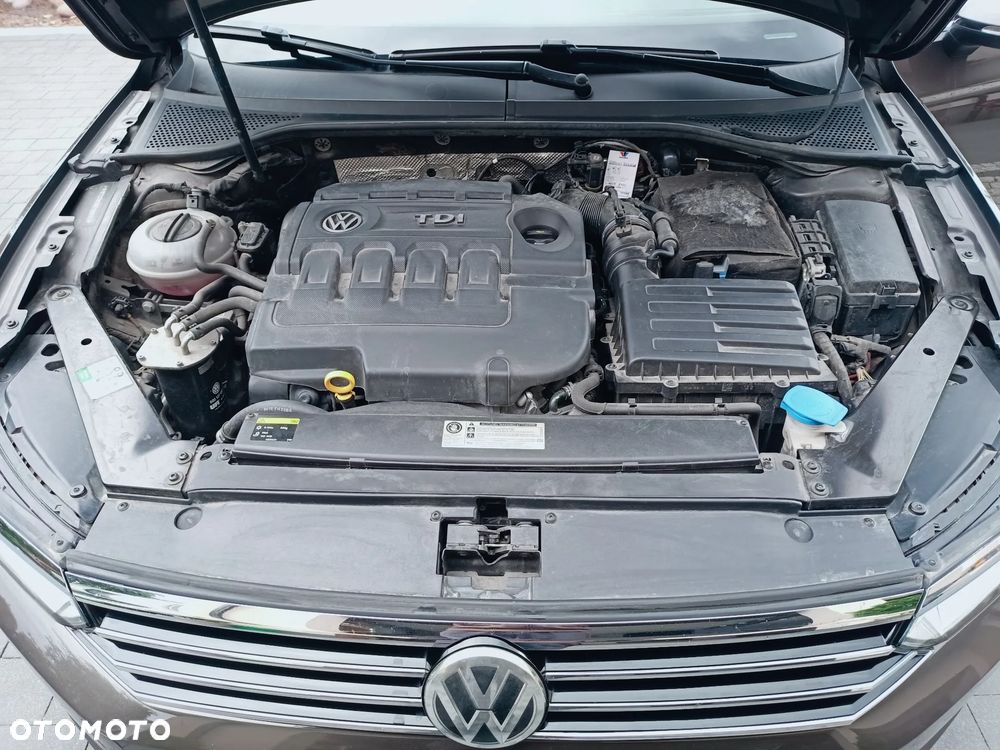 Volkswagen Passat 2.0 TDI BMT Comfortline DSG - 16