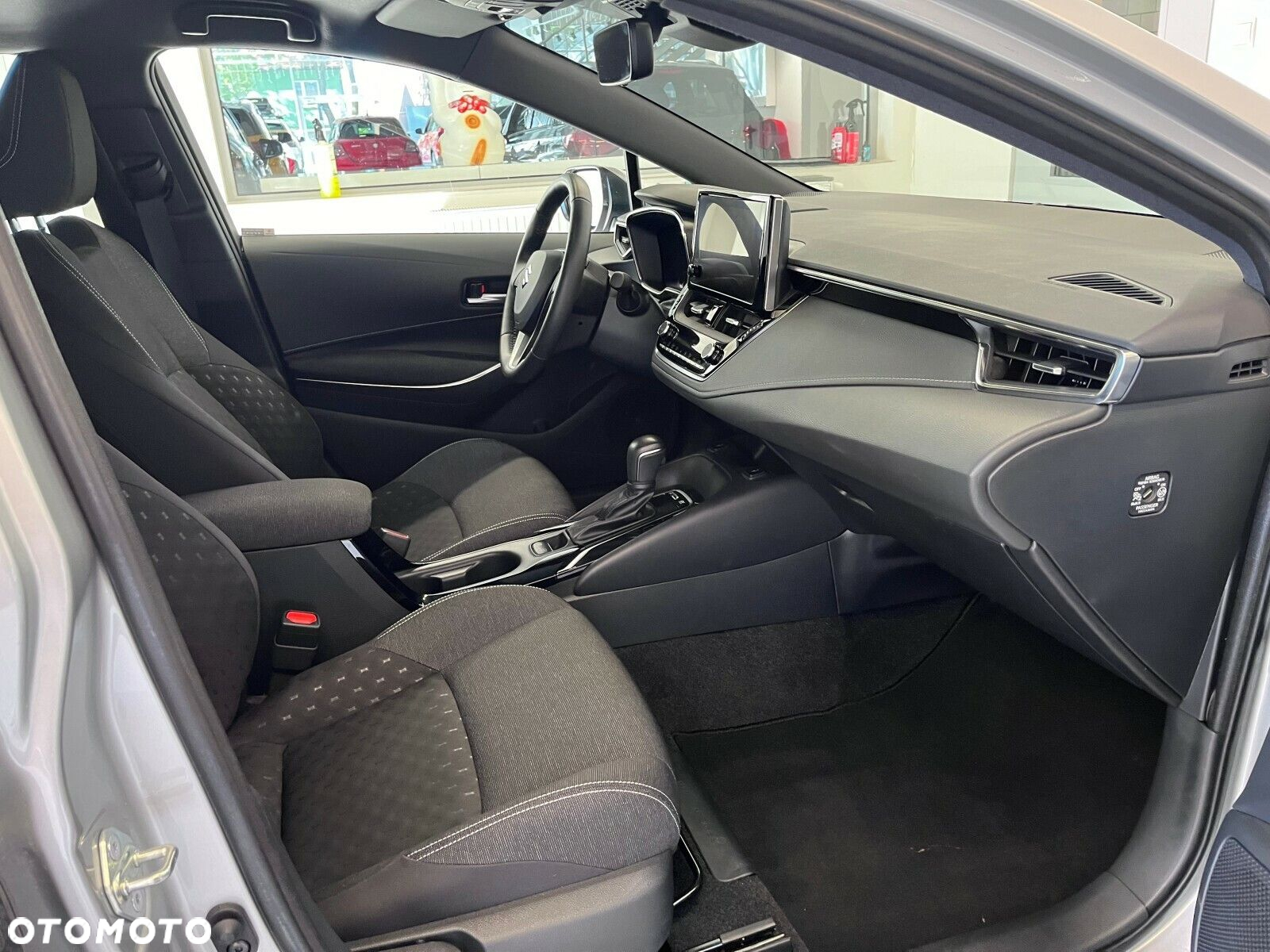 Suzuki Swace 1.8 Hybrid Premium Plus CVT - 12