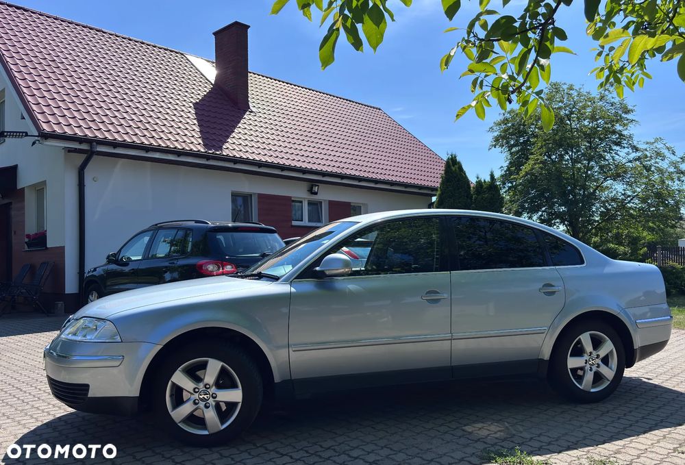 Volkswagen Passat 1.9 TDI Highline - 2