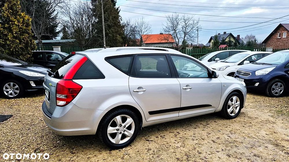 Kia Ceed 1.4 CVVT Dream-Team Edition - 15