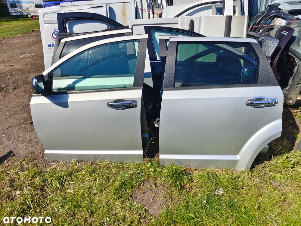 DODGE JOURNEY LUSTERKO LEWE prawe EUROPA chrom - 2