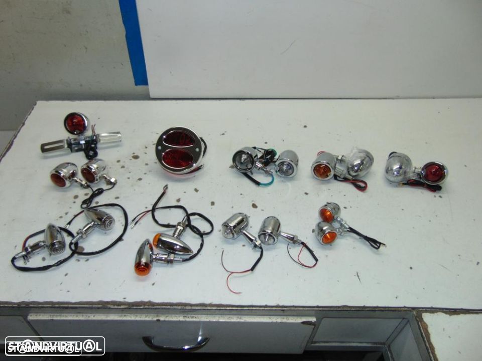 Carros antigos e motas farolins - 1