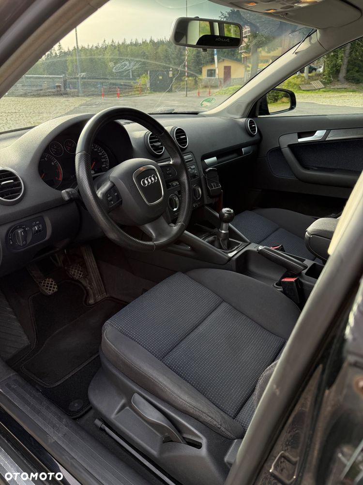 Audi A3 Sportback 2.0 FSI Ambiente - 13