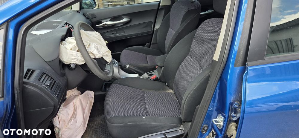TOYOTA AURIS fotel prawy przód - 2
