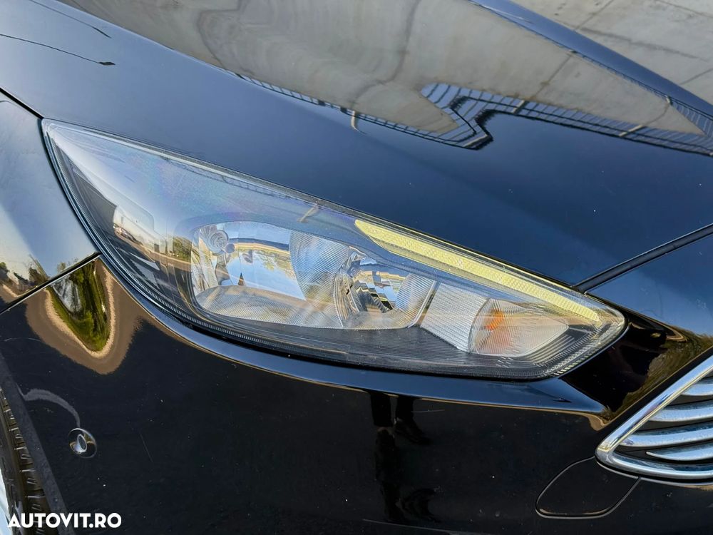 Ford Focus 1.5 Ecoboost Titanium Business - 29