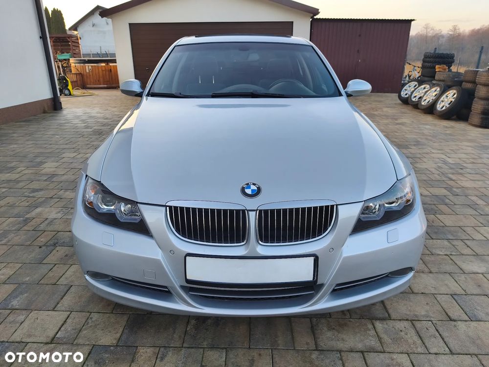 BMW Seria 3 330i - 34