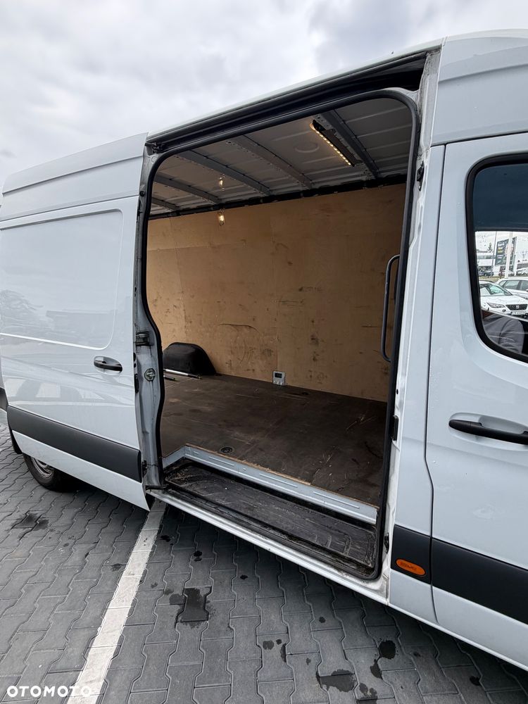 Mercedes-Benz Sprinter L4H2 - 8
