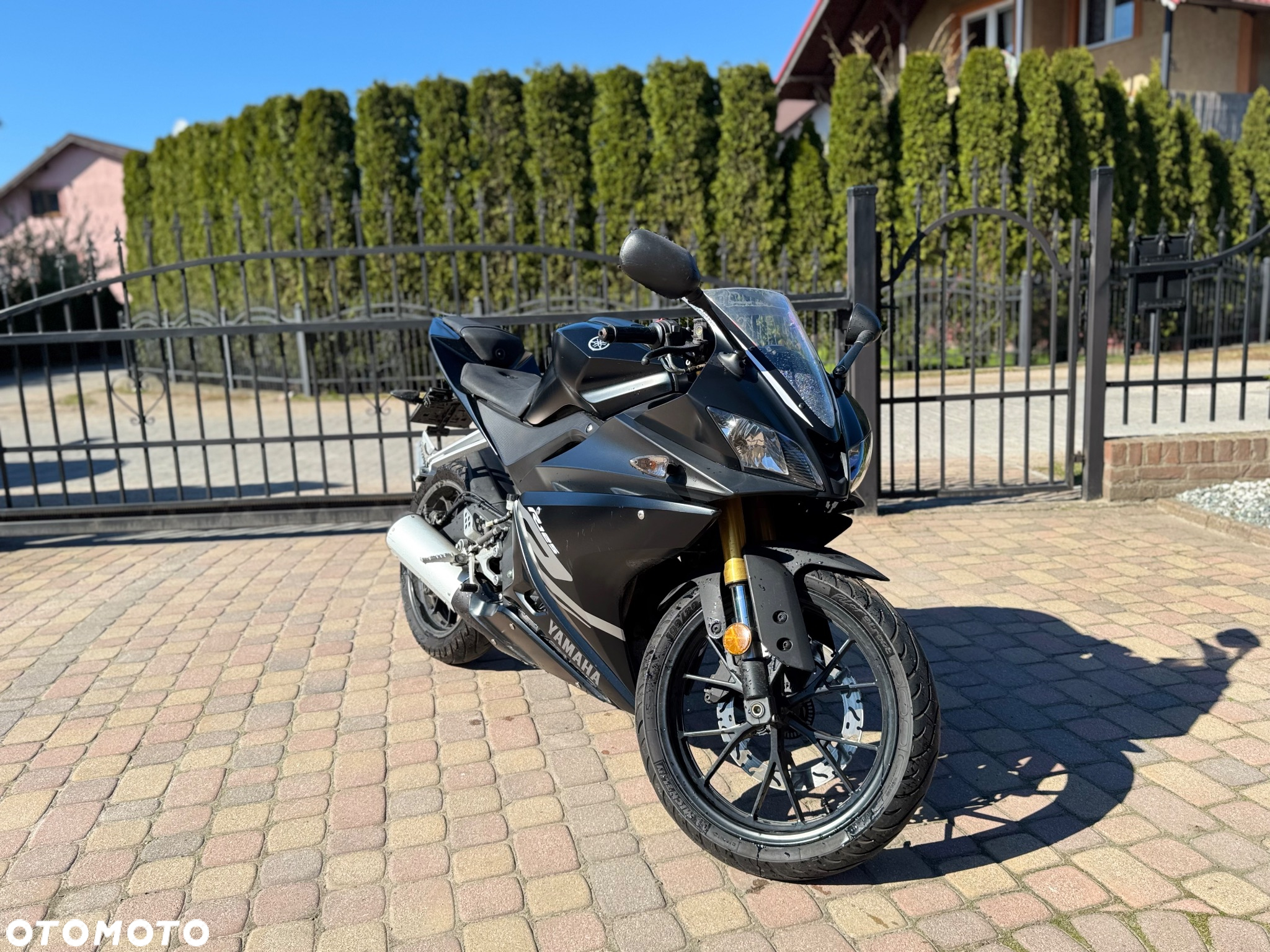 Yamaha YZF - 4
