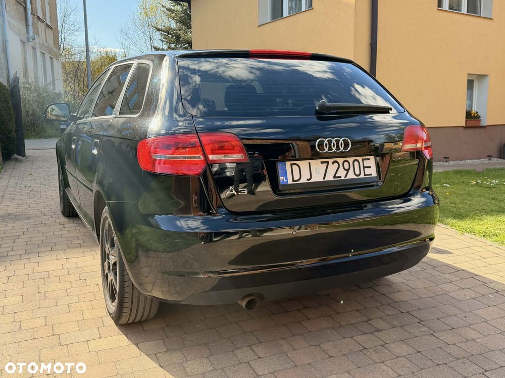 Audi A3 Sportback 1.6 Ambiente - 4