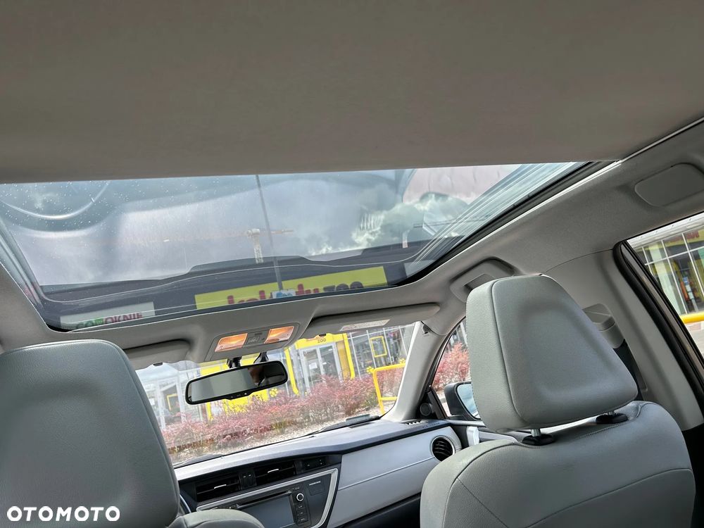Toyota Auris 1.8 HSD Luna - 12