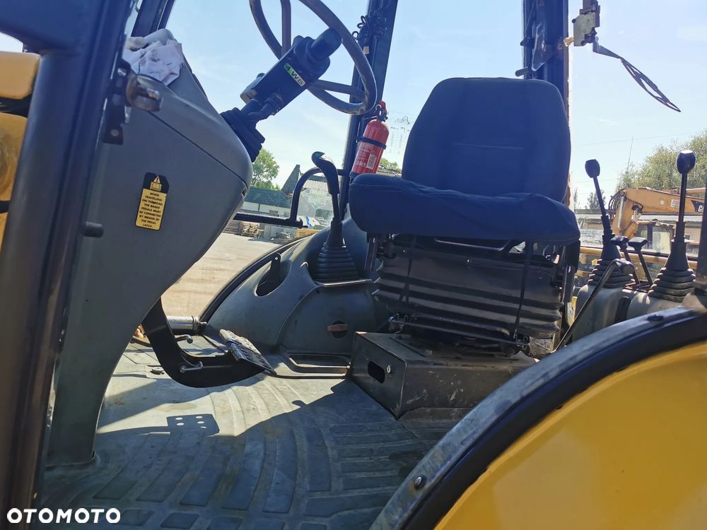 Komatsu WB97S-2 - 22