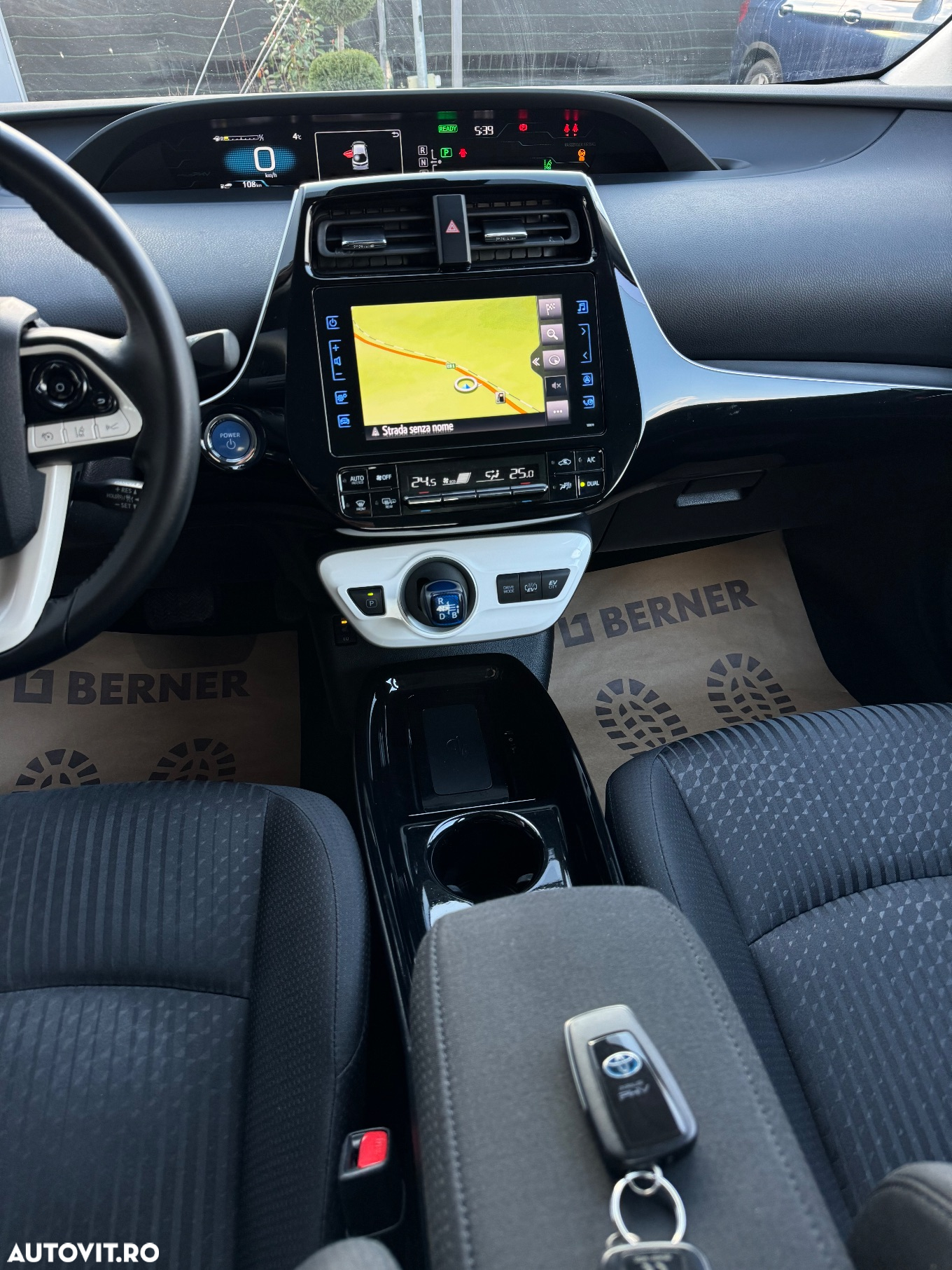 Toyota Prius Plug-in Hybrid Solar - 13
