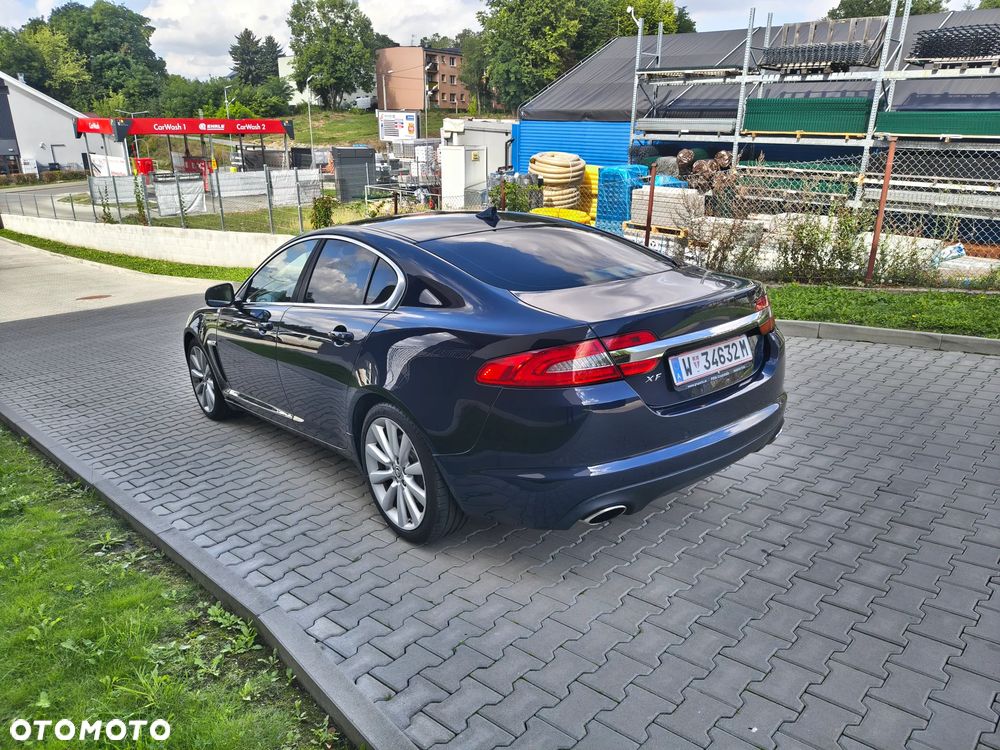 Jaguar XF 3.0 V6 D Luxury - 3
