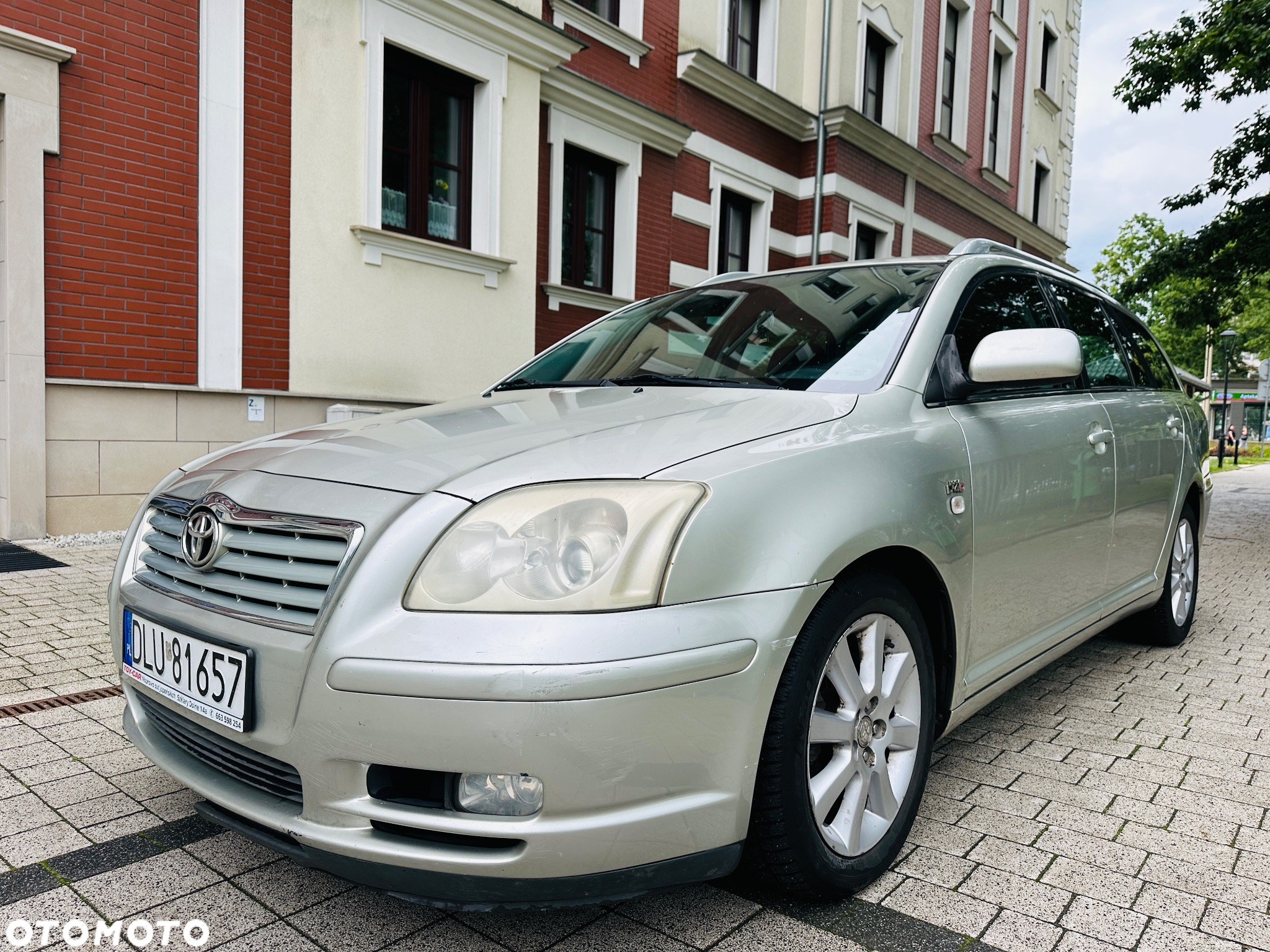 Toyota Avensis 2.0 D-4D High - 5