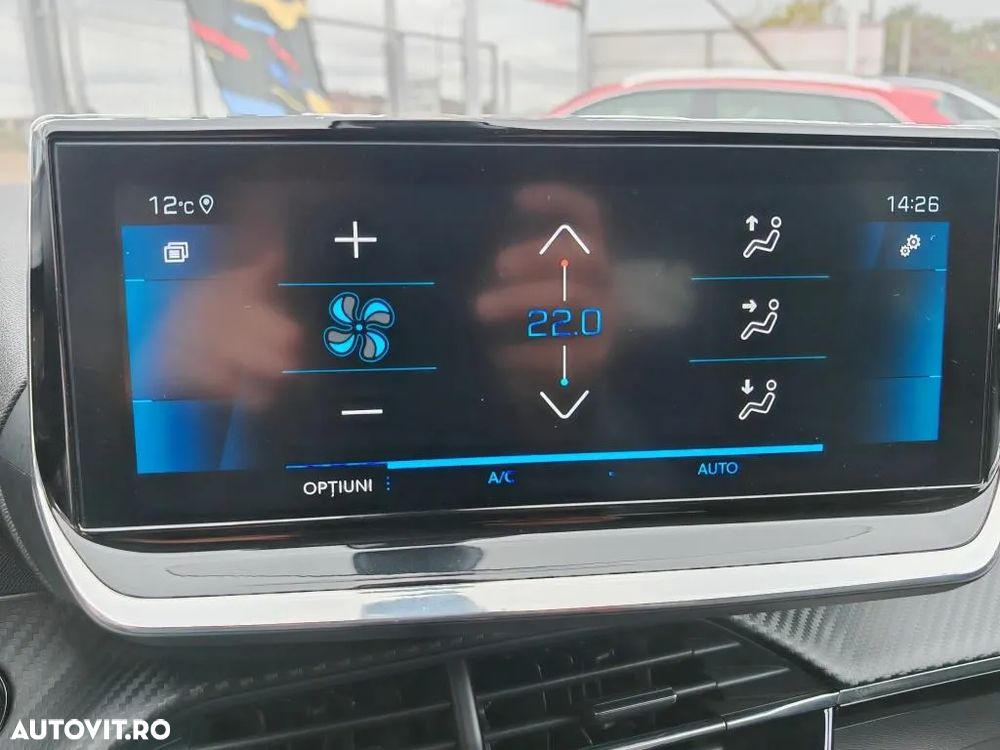 Peugeot 2008 1.2 L PureTech STT EAT8 Allure - 17