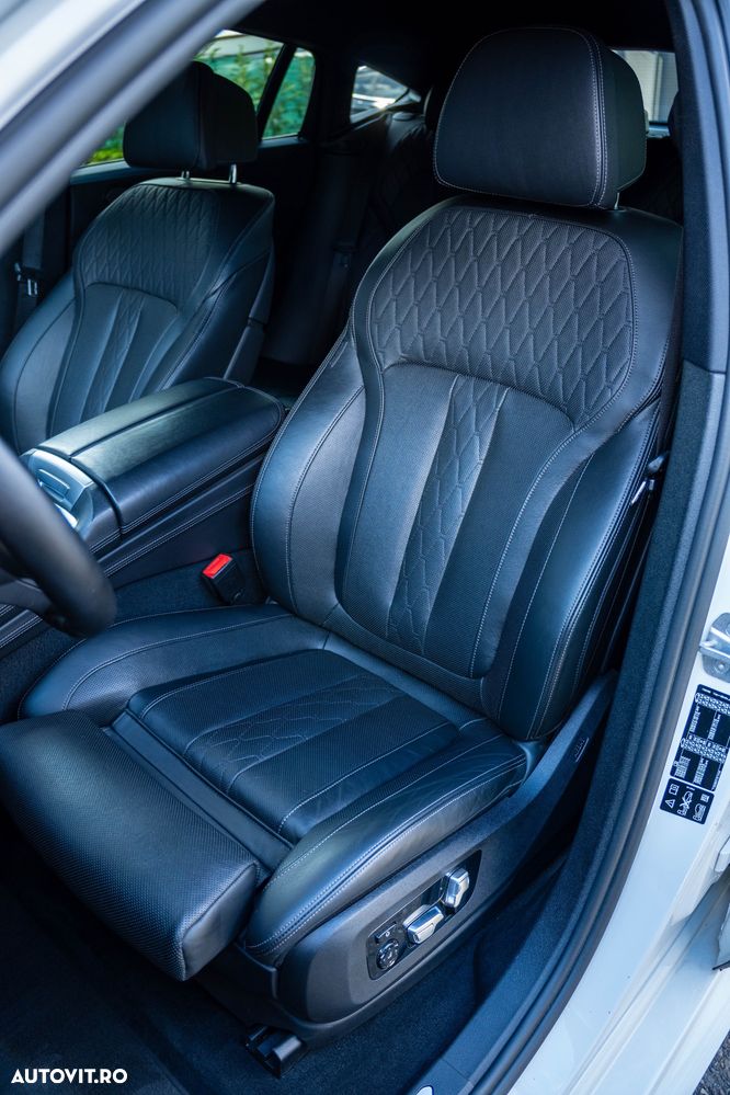 BMW X6 xDrive40i - 26