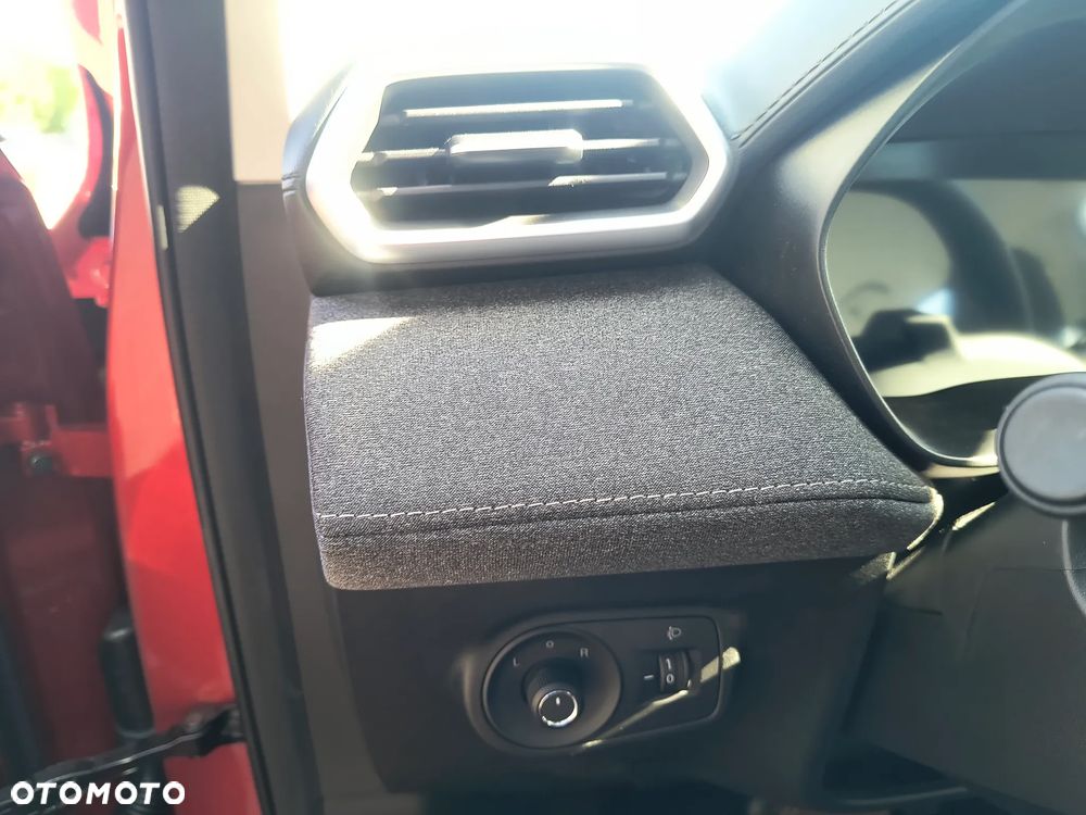 MG ZS Hybrid+ - 13