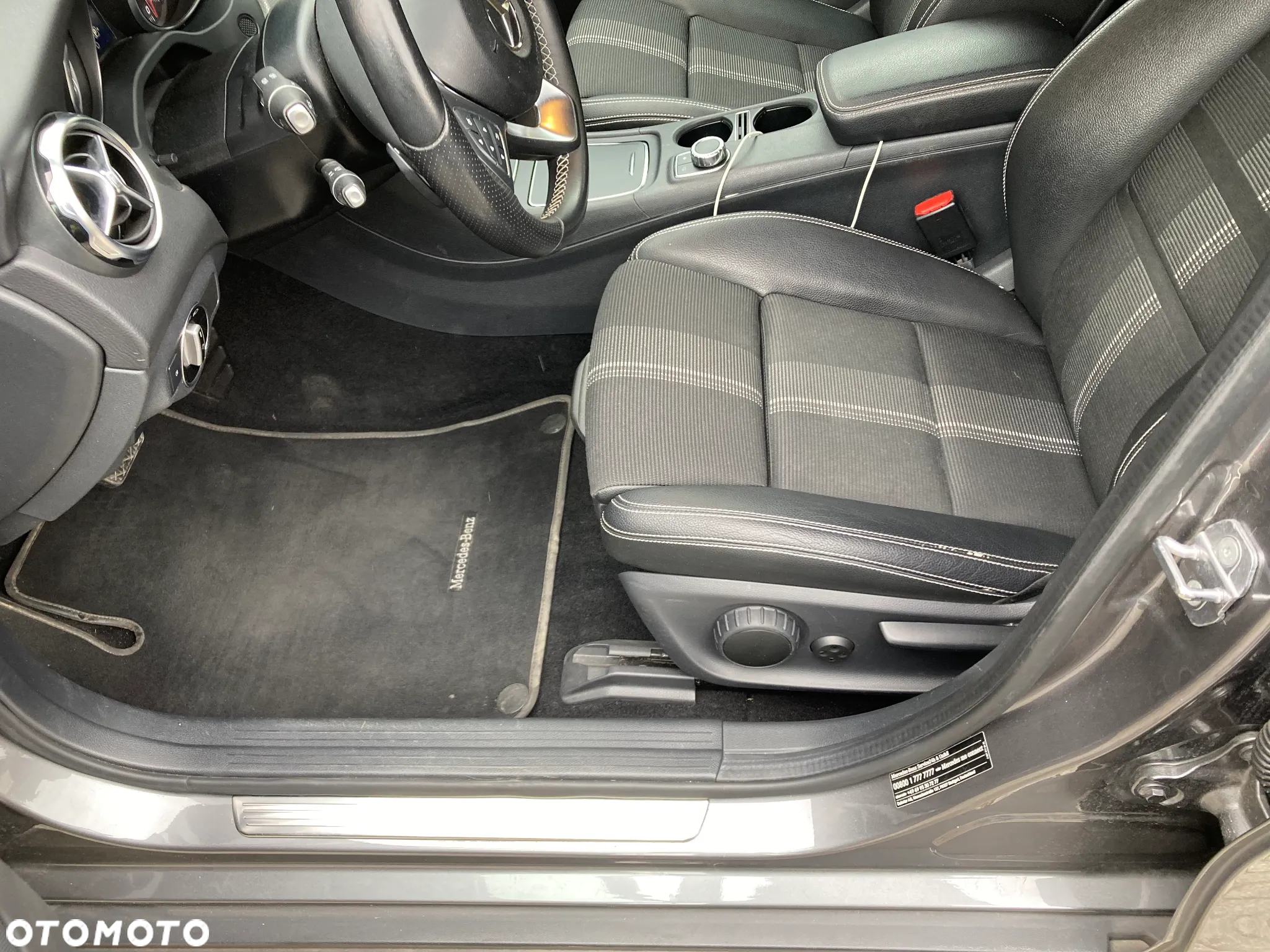Mercedes-Benz GLA 220 4Matic 7G-DCT Urban - 8