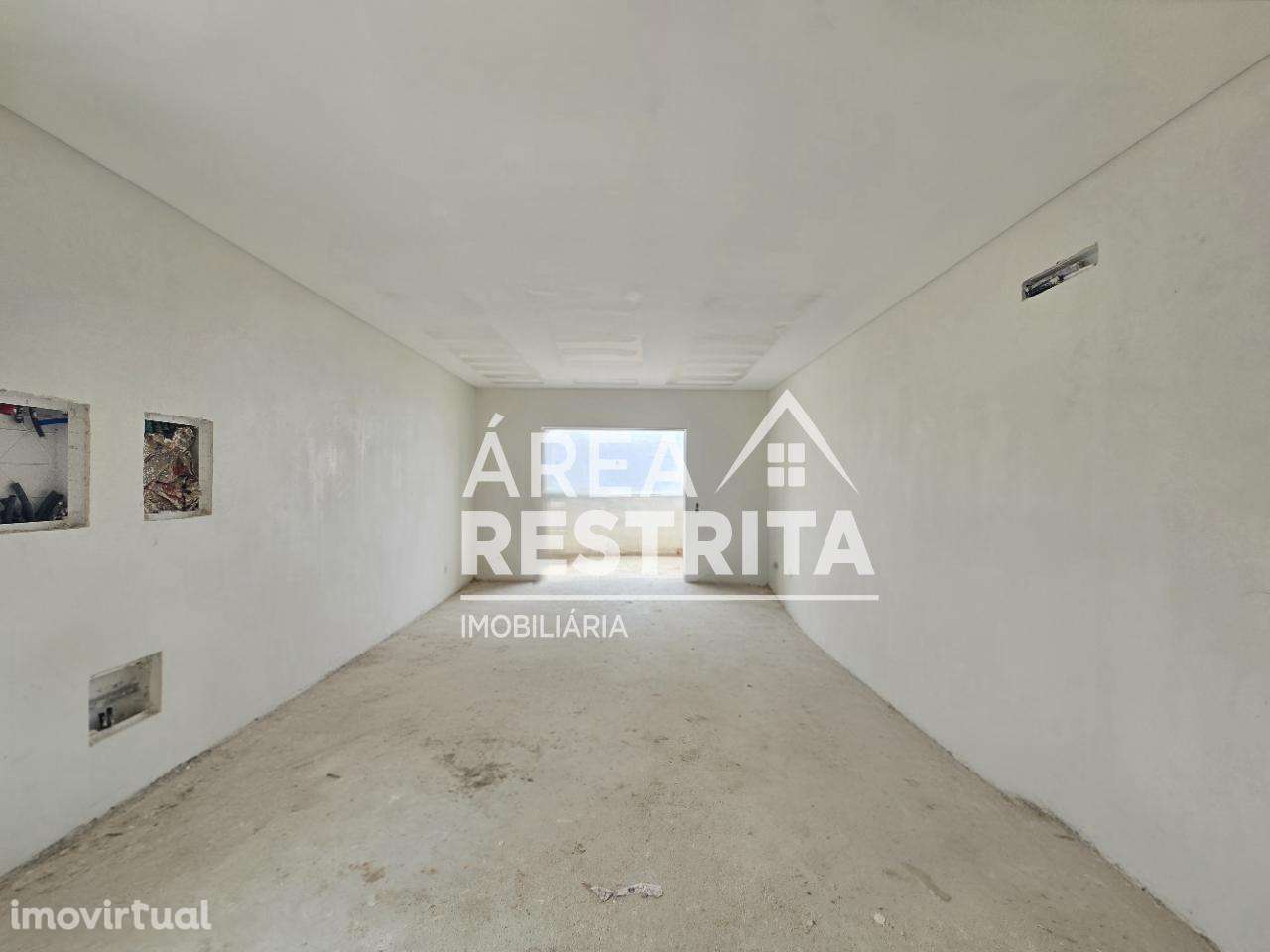 MORADIA GEMINADA T3  QUINTA DAS LARANJEIRAS - FERNÃO FERRO - Grande imagem: 2/27