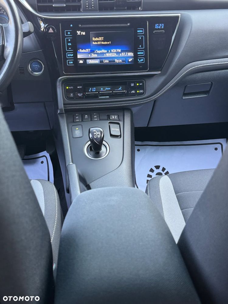 Toyota Auris 1.8 HSD Luna - 11