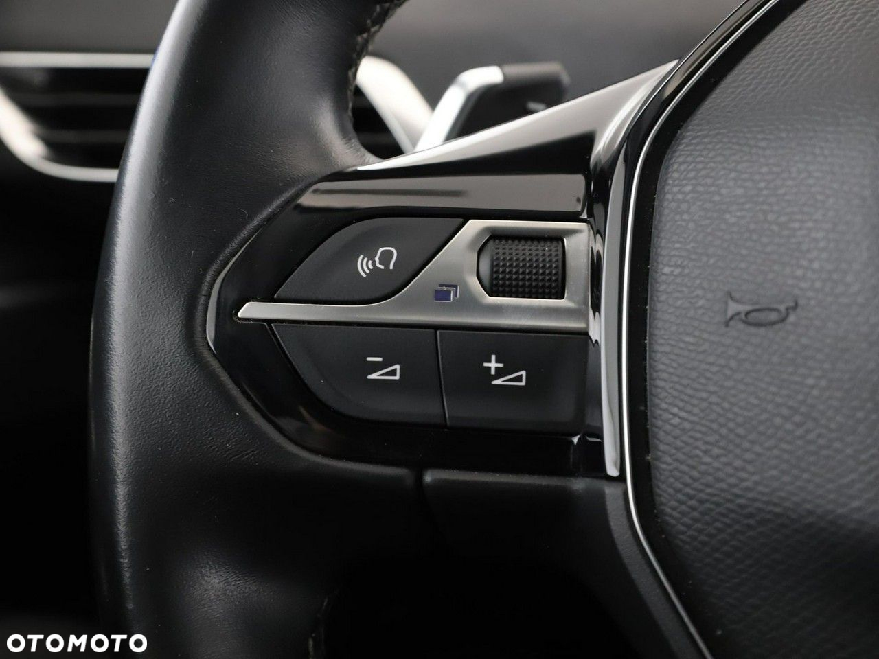 Peugeot 3008 1.6 PureTech Hybrid PHEV Allure S&S EAT8 - 29