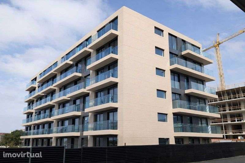 Apartamento T3 Novo com Varanda e 3 Frentes em Santa Marinha - Grande imagem: 2/12