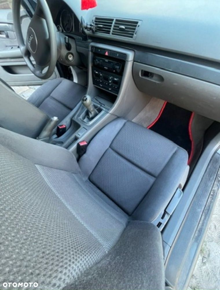 Audi A4 Limousine - 9