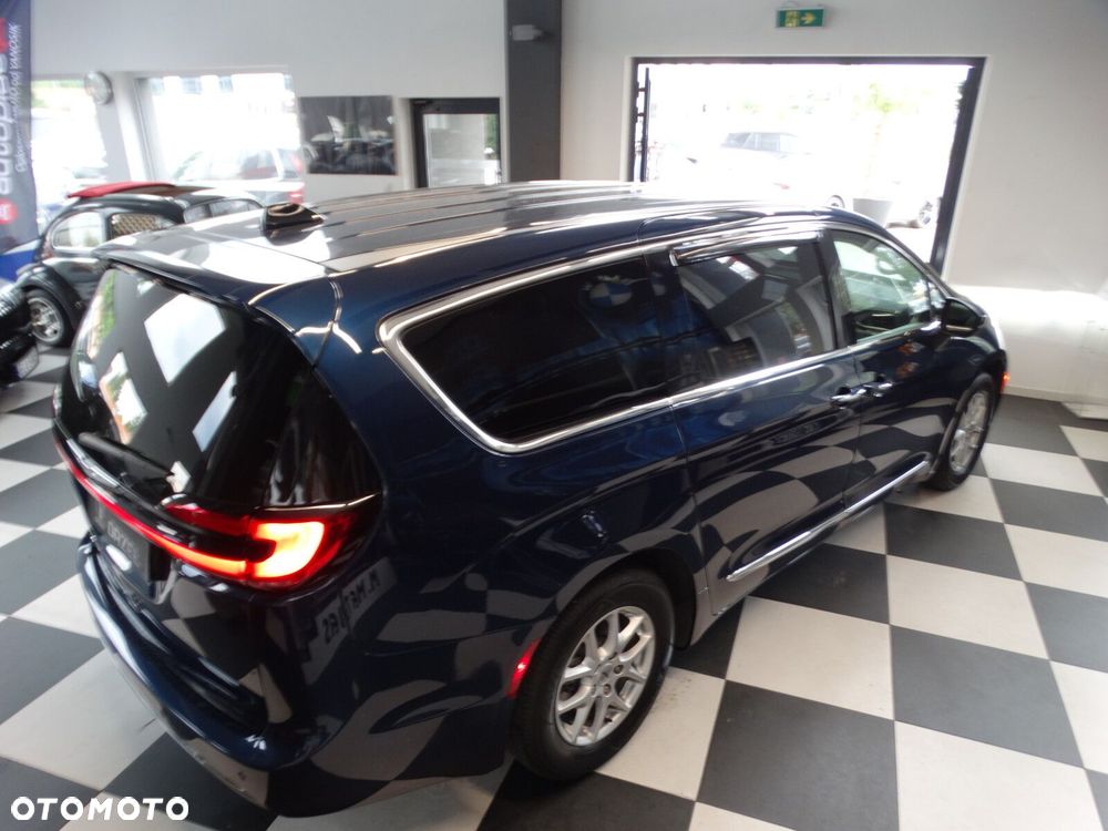 Chrysler Pacifica - 6