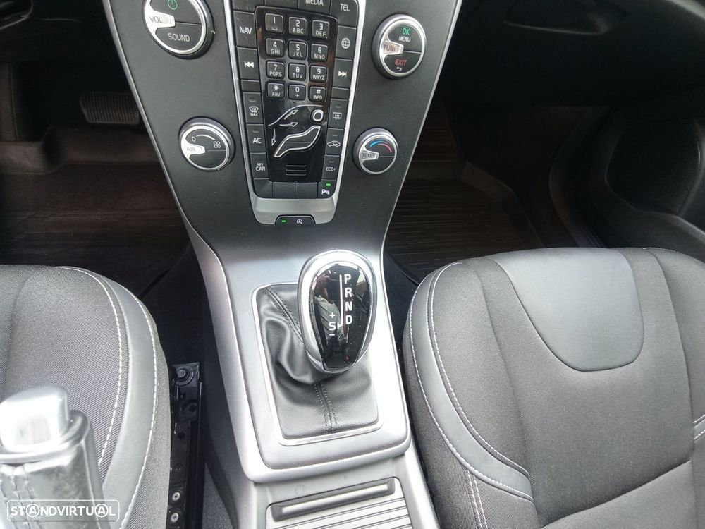 Volvo V40 1.5 T3 Sport Edition Plus Geartronic - 16