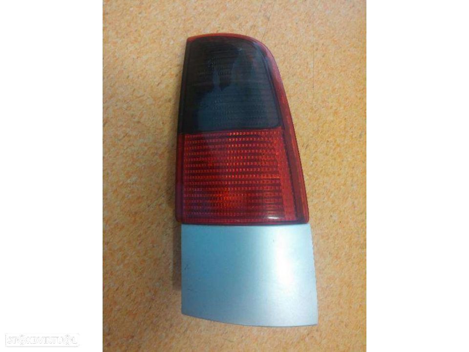 Farolim farol tras direito seat cordoba - 1