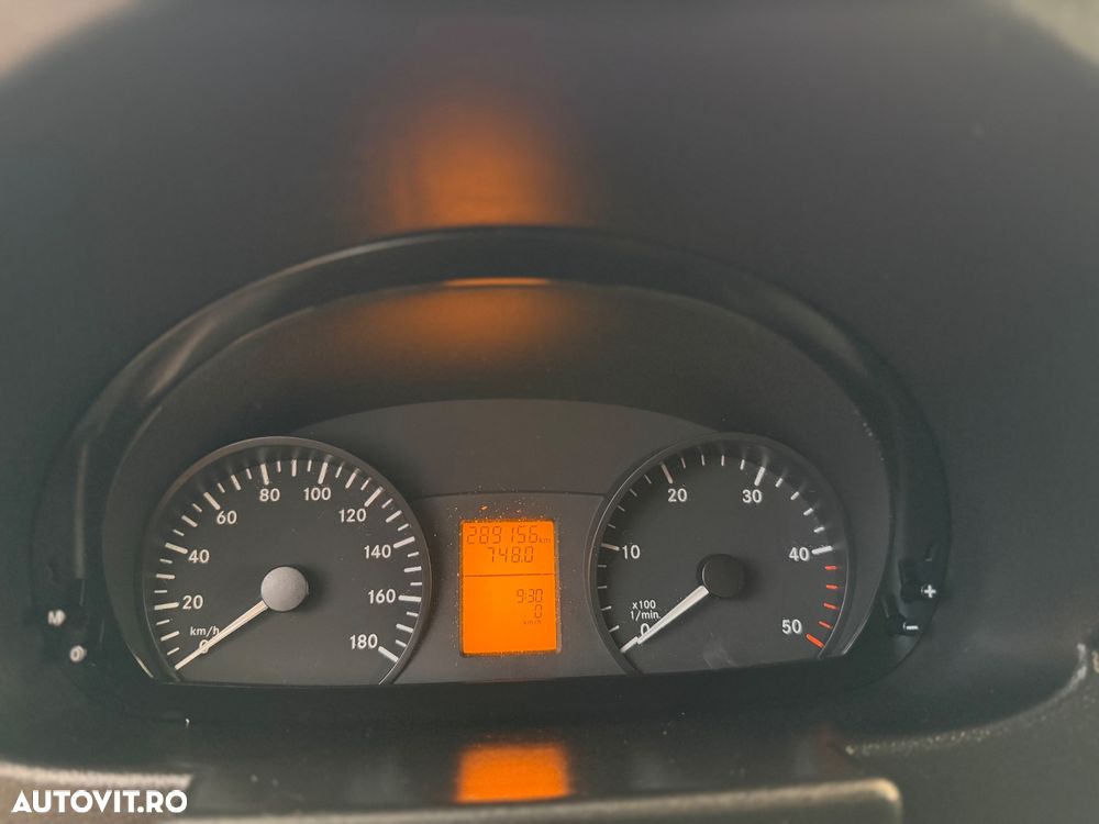 Mercedes-Benz Sprinter - 9