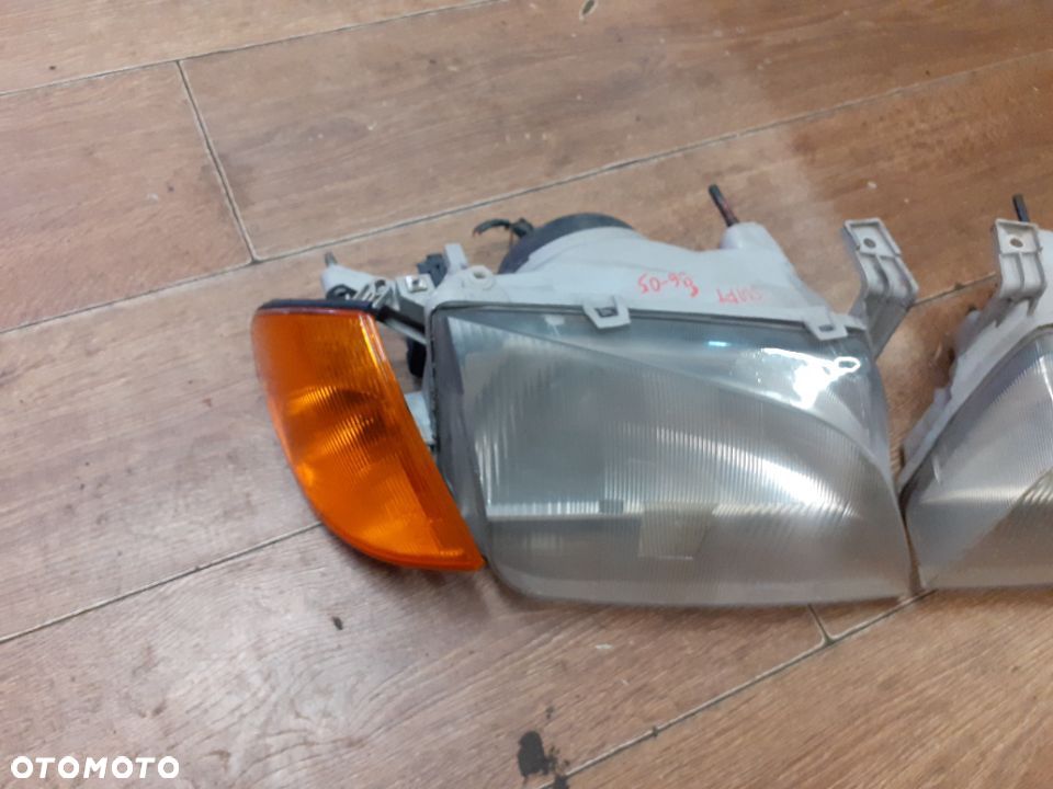 REFLEKTOR PRAWY LUB LEWY SUZUKI SWIFT 96-04 - 2