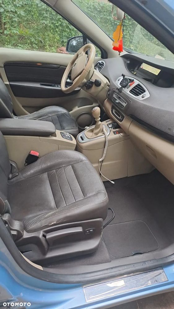 Renault Scenic 2.0 dCi Privilege - 21