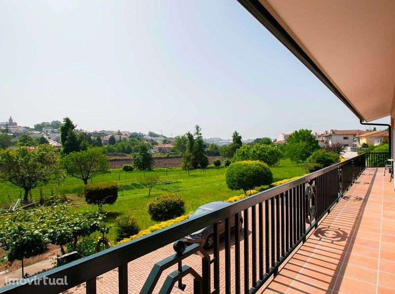 Moradia grande para Alugar em Famalicão - Grande imagem: 2/12