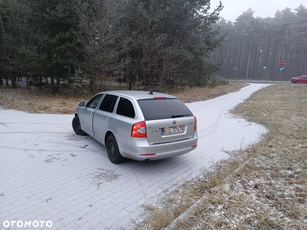 Skoda Octavia 2.0 TDI DPF Elegance - 3