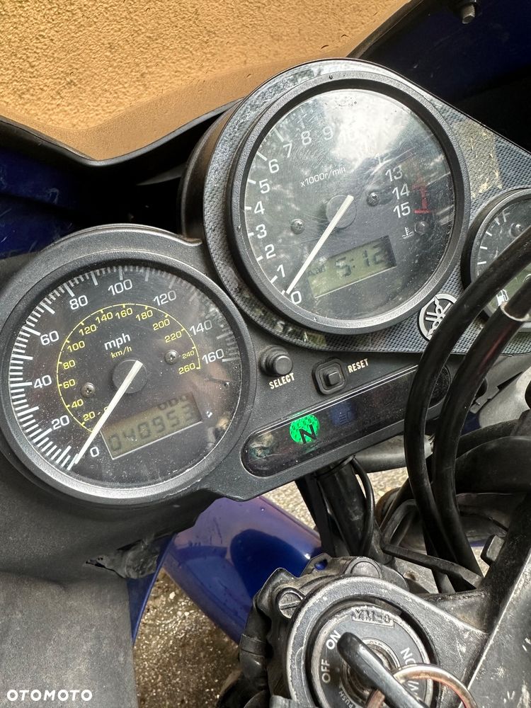 Yamaha FZS - 4
