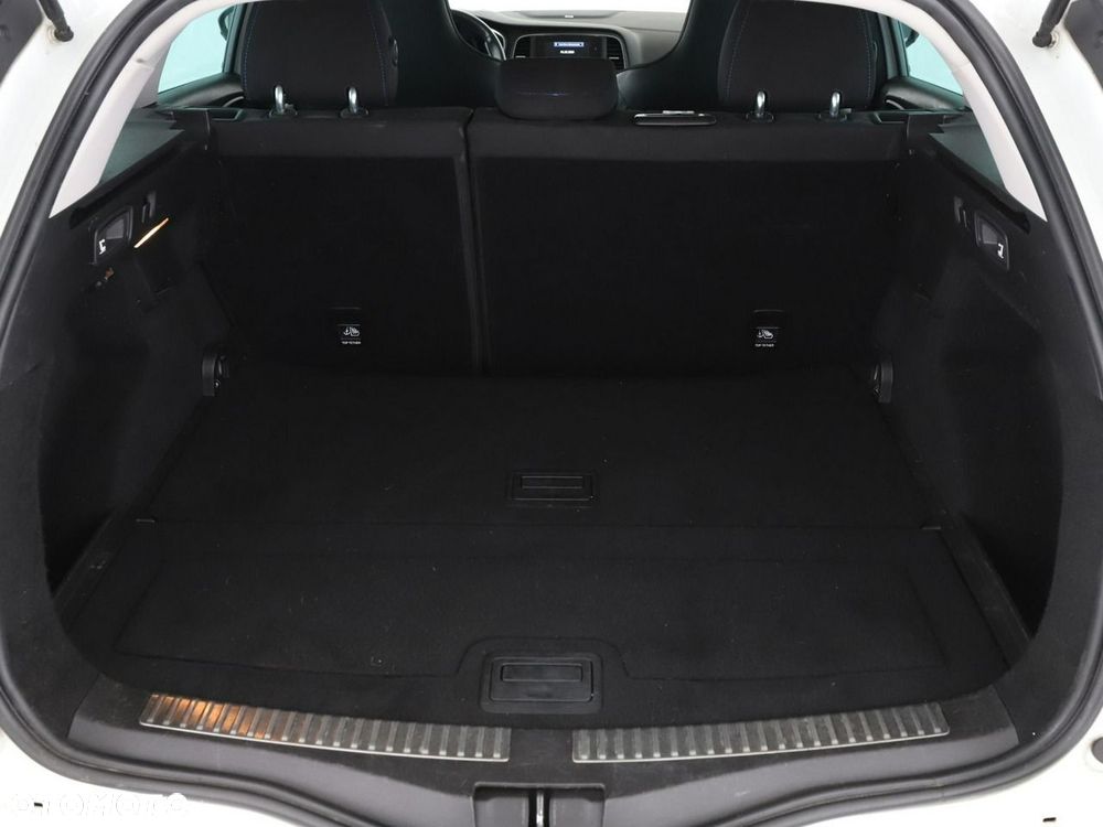 Renault Megane ENERGY TCe 205 EDC GT - 21