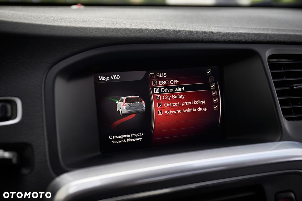 Volvo V60 D3 Geartronic Momentum - 35